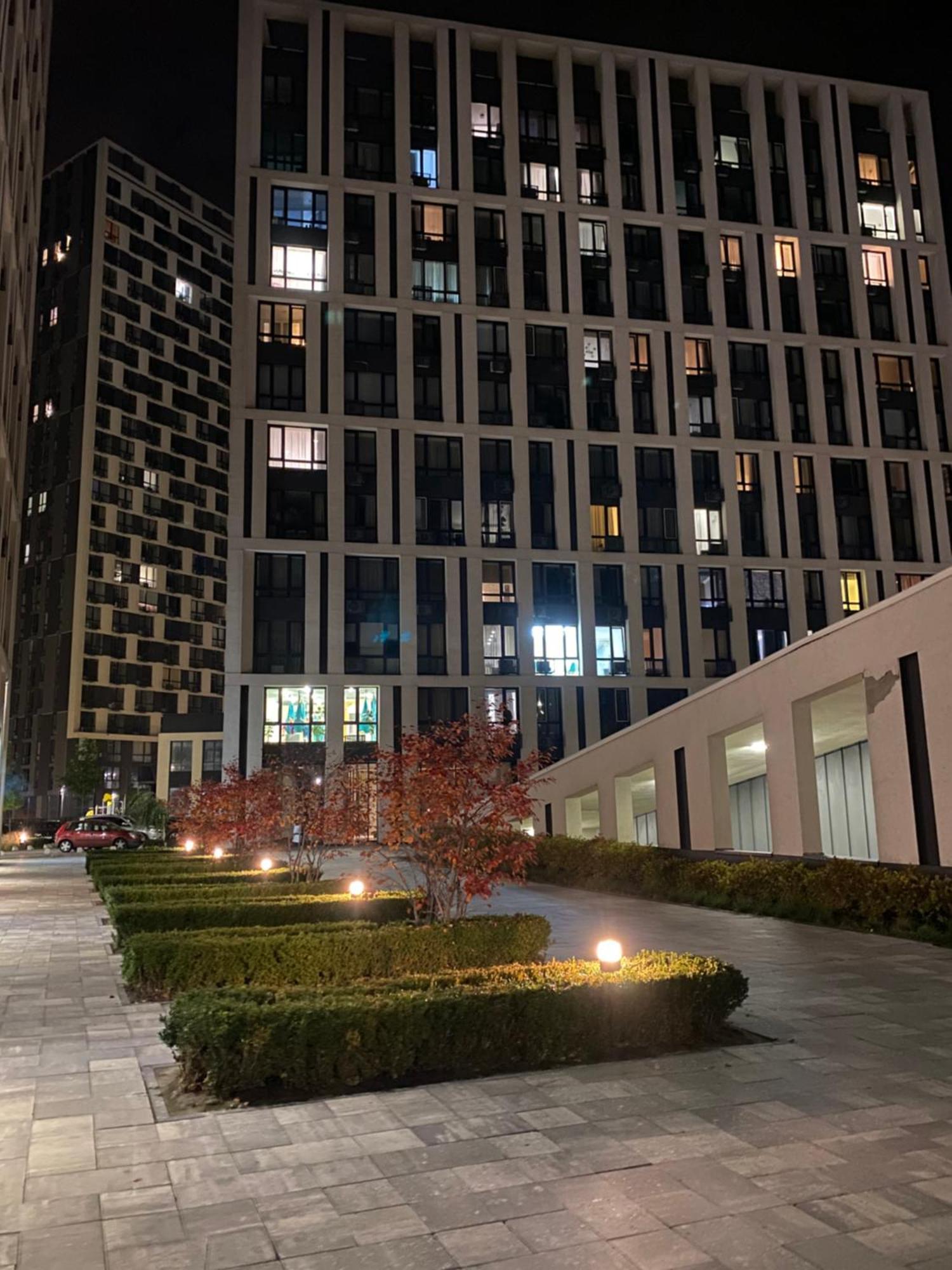 Апартаменти З Неймовірною Ванною Kyiv Exterior foto